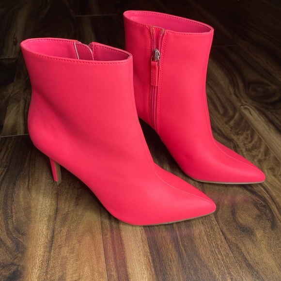 Boots - Picture 2 of 5